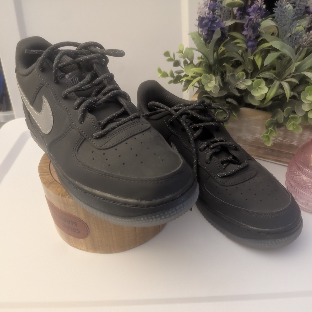 Men's Black Nike Sneakers